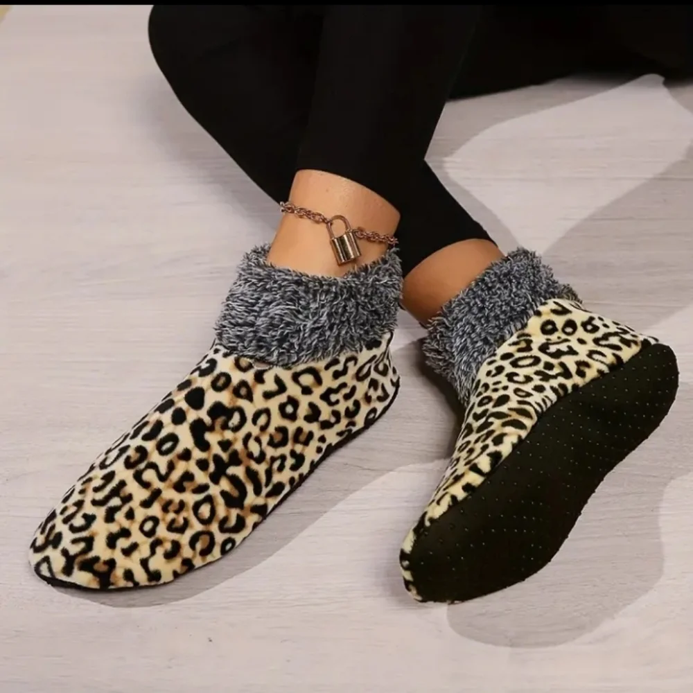 Cozy Leopard print Fuzzy Trim Anti-Slip Thermal Slipper Socks